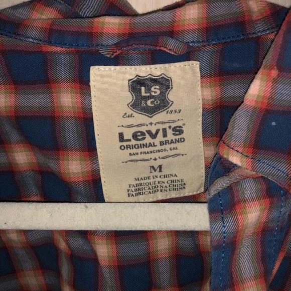 Levi’s Revamped Vintage Cropped Flannel - Picture 4 of 5